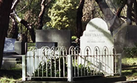 The grave of outlaw Ben Travers